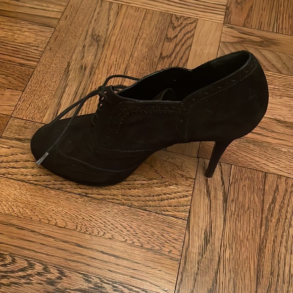 Yves Saint Laurent Lace Up Booties - Picture 3 of 7